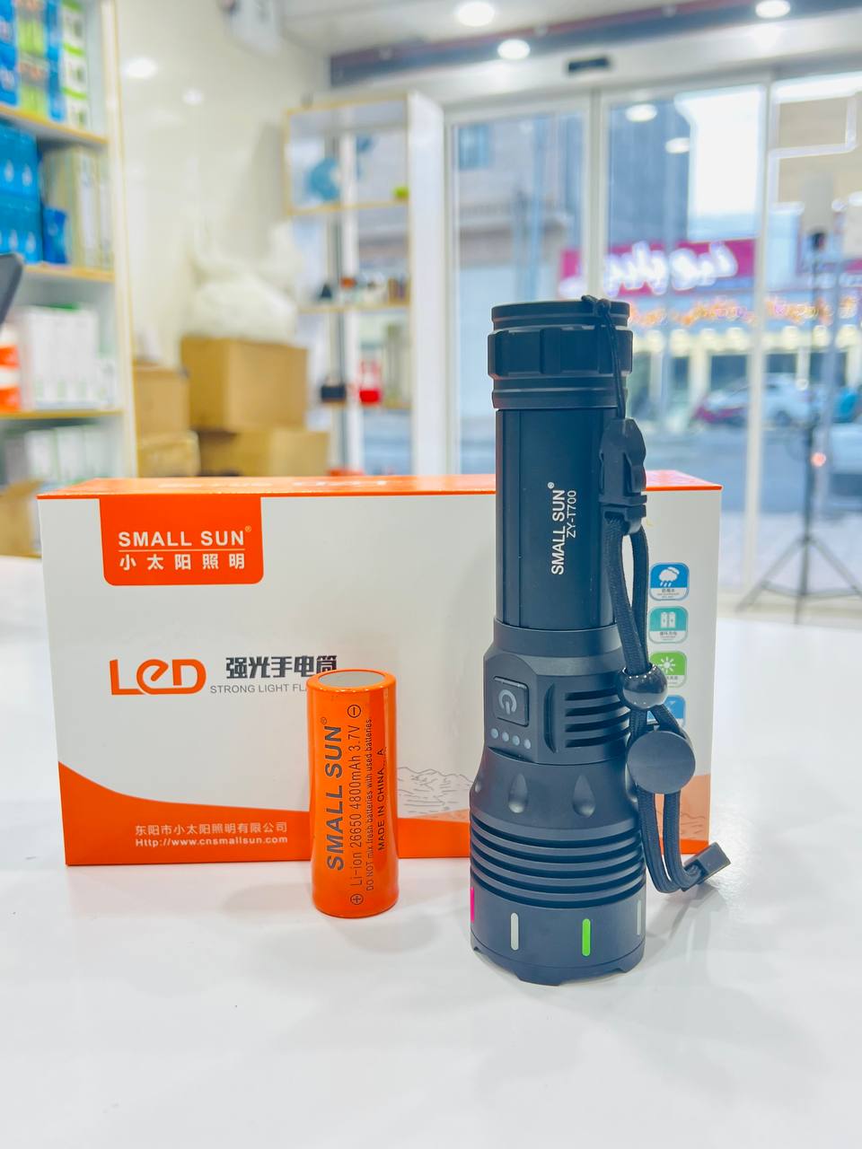 IMG_20251003_154149_216 چراغ قوه اسمال سان مدل ZY-T700 دستی LED ۲۵۰۰ لومن - Image 1